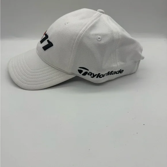 NWT. TaylorMade R11 golf hat is a white adjustable baseball cap - Picture 2 of 5